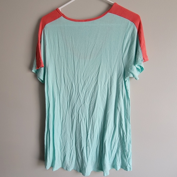 LulaRoe Classic Tee - Picture 2 of 3